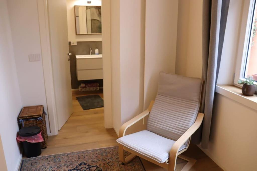 Little Apartment Over The Canal Болонья Экстерьер фото
